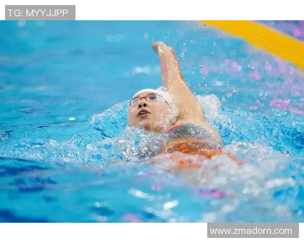 提高仰泳速度与稳定性的方法与技巧解析，掌握核心动作提升游泳表现