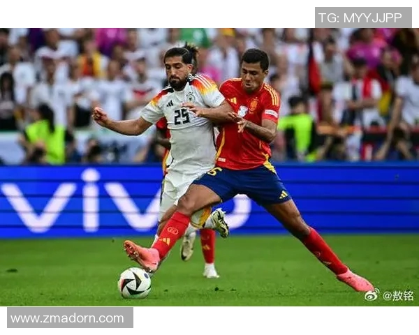 现代足球战术演变与创新：高压逼抢与控球打法的对比与融合分析